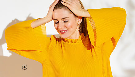 Blouse jaune plissée volantée